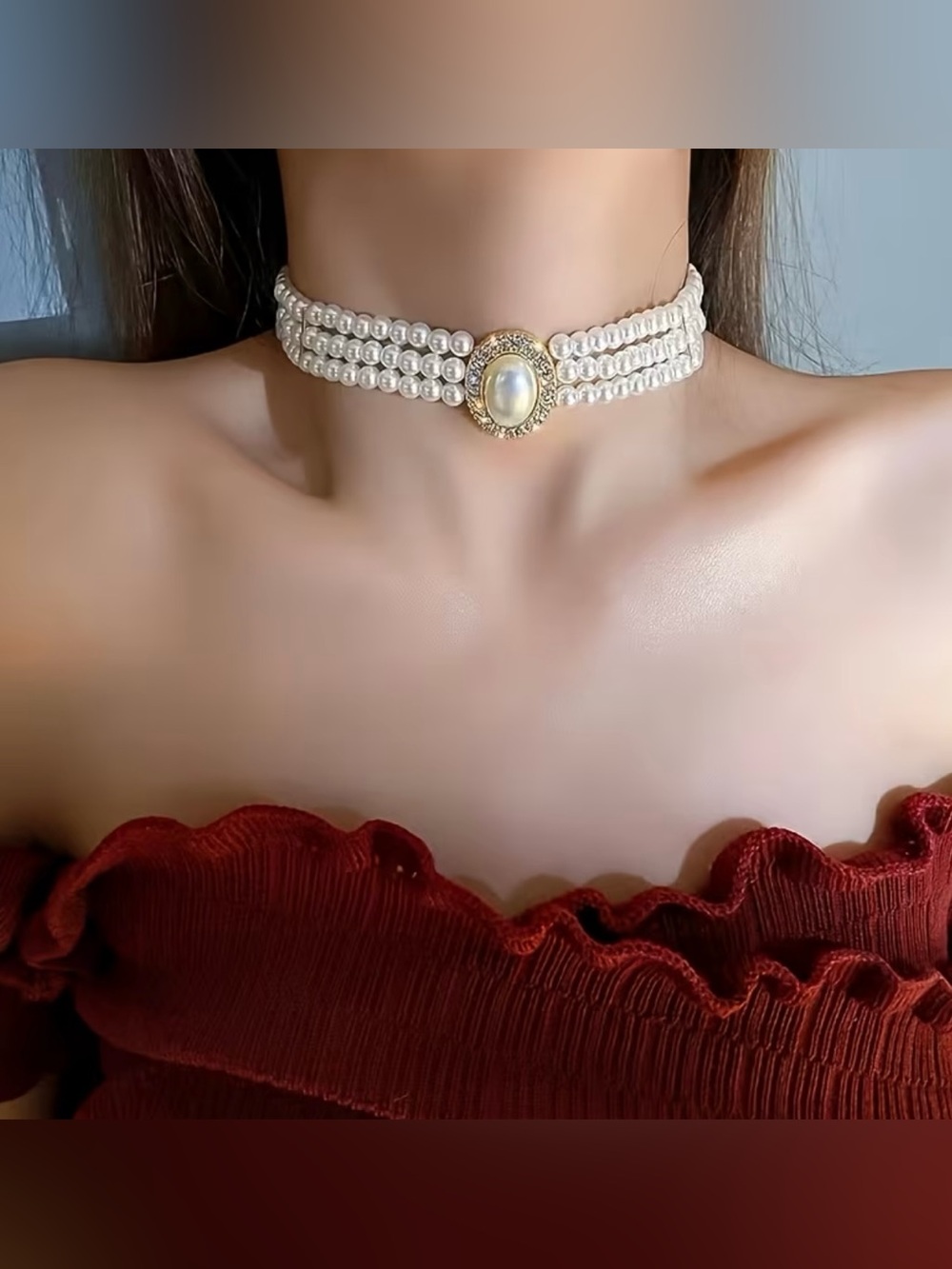 NEW! Elegant Pearl Multi-Strand Choker Necklace with Gold Accent. Cute Choker 🤍